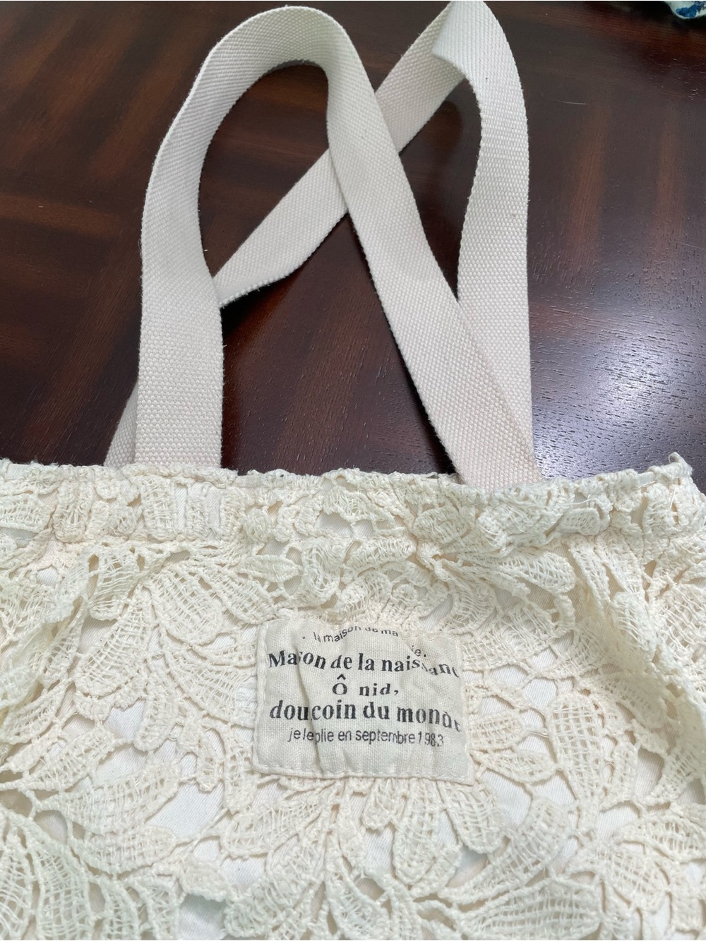Maison de la Maison vintage- style French embroidered lace shoulder bag - Picture 6 of 7